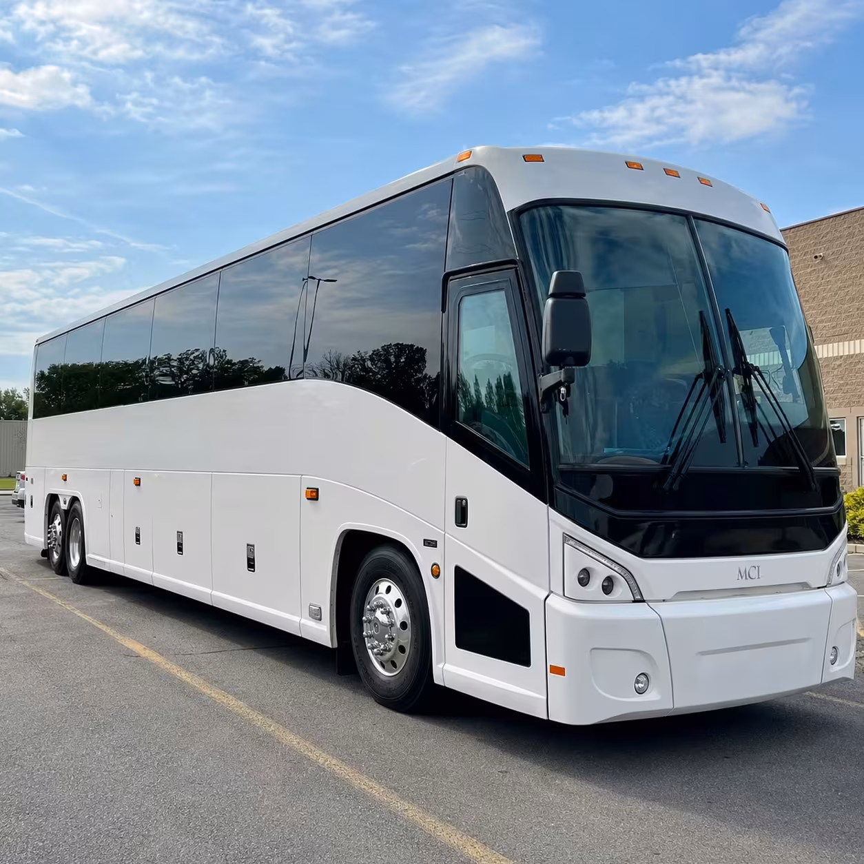 mesquite employee shuttle buses for daily commutes